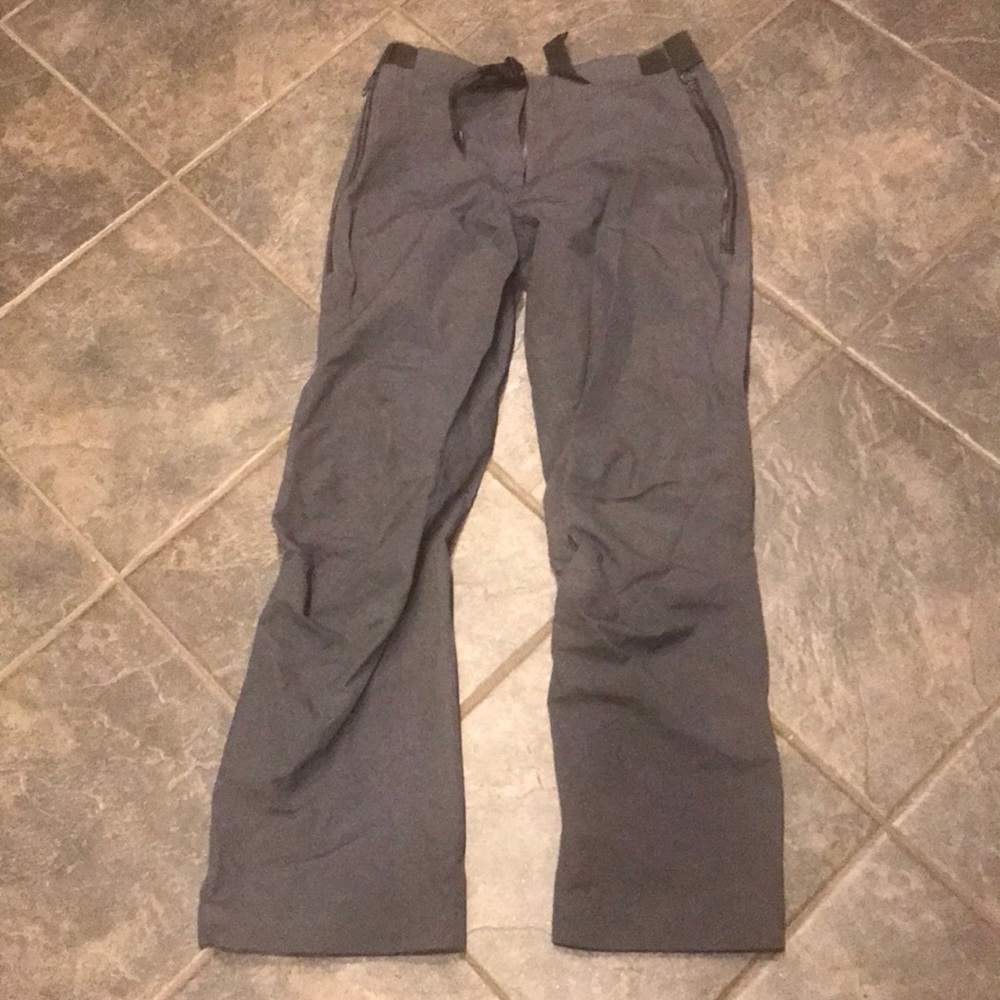 Westcomb ski pants Buckle broken but snap is good